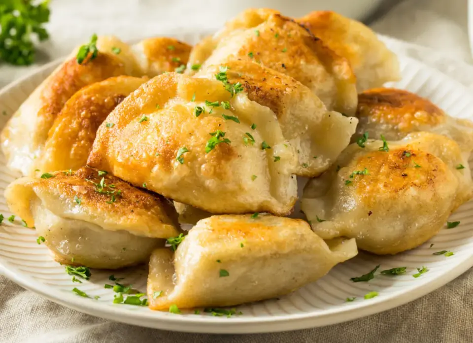 Idealny farsz do pierogów z serem: przepis i triki