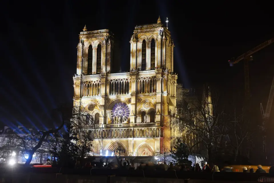Notre Dame: Odbudowa, otwarcie i zwiedzanie odrodzonej katedry