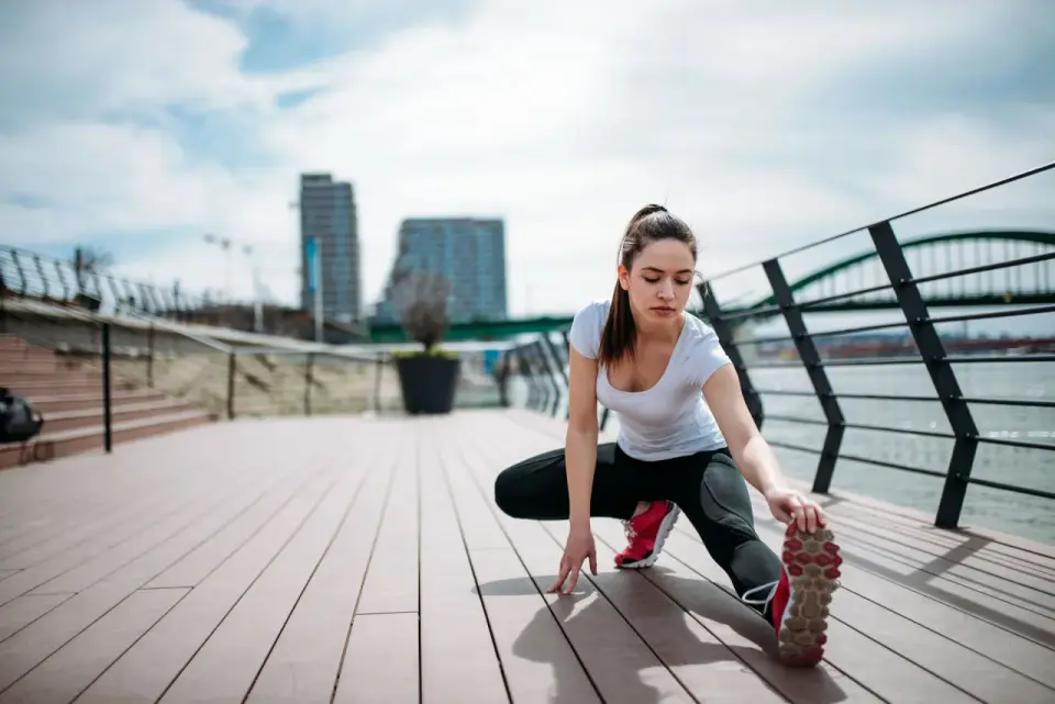Stretching dynamiczny przed treningiem - ćwiczenia i rutyna