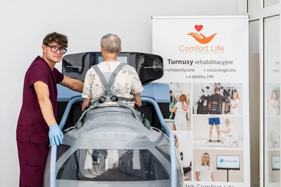 Co należy się po operacji kręgosłupa? Zasiłek, rehabilitacja i sprzęt