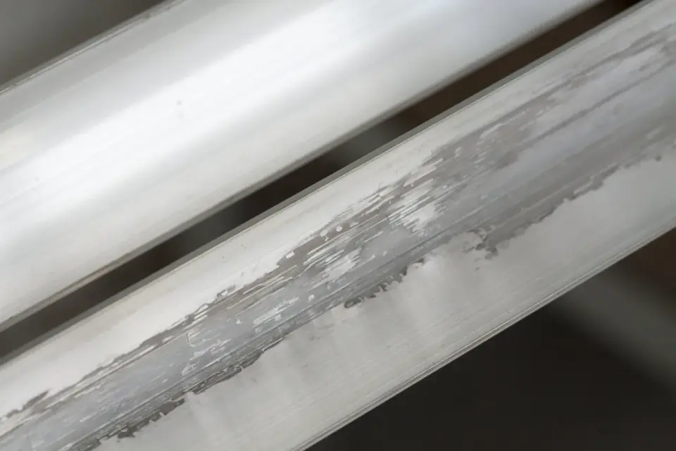 Czy aluminium rdzewieje? Kiedy zaczyna korodować