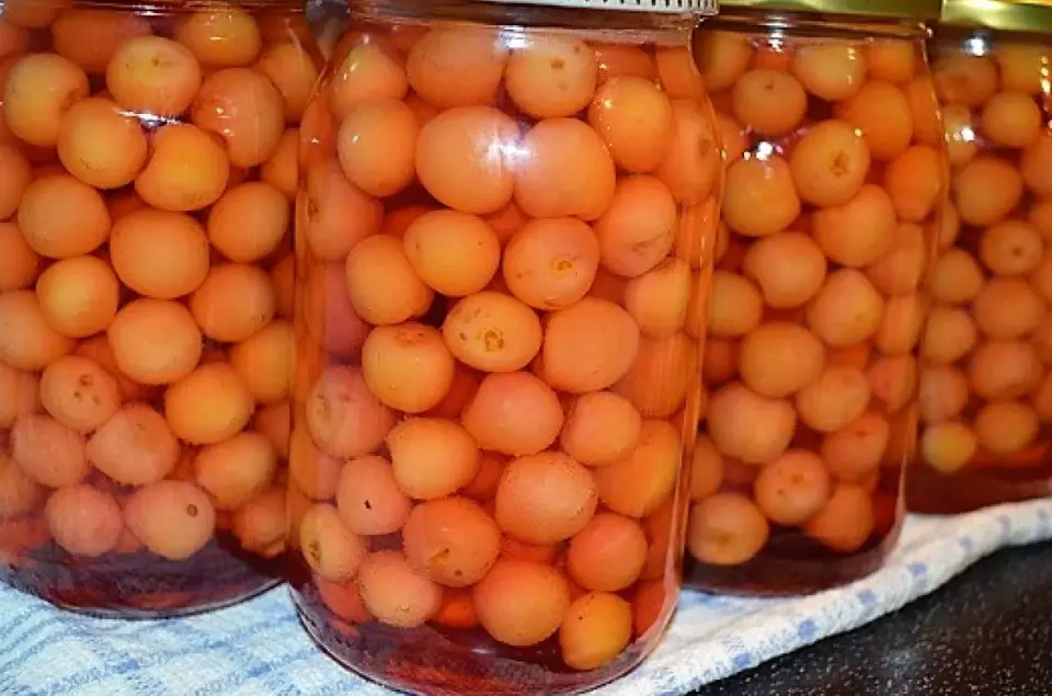 Kompot z czereśni - prosty przepis i sprawdzone proporcje