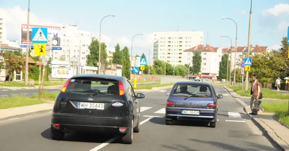Mandat za wyprzedzanie na pasach - Ile wynosi i kiedy są wyjątki?