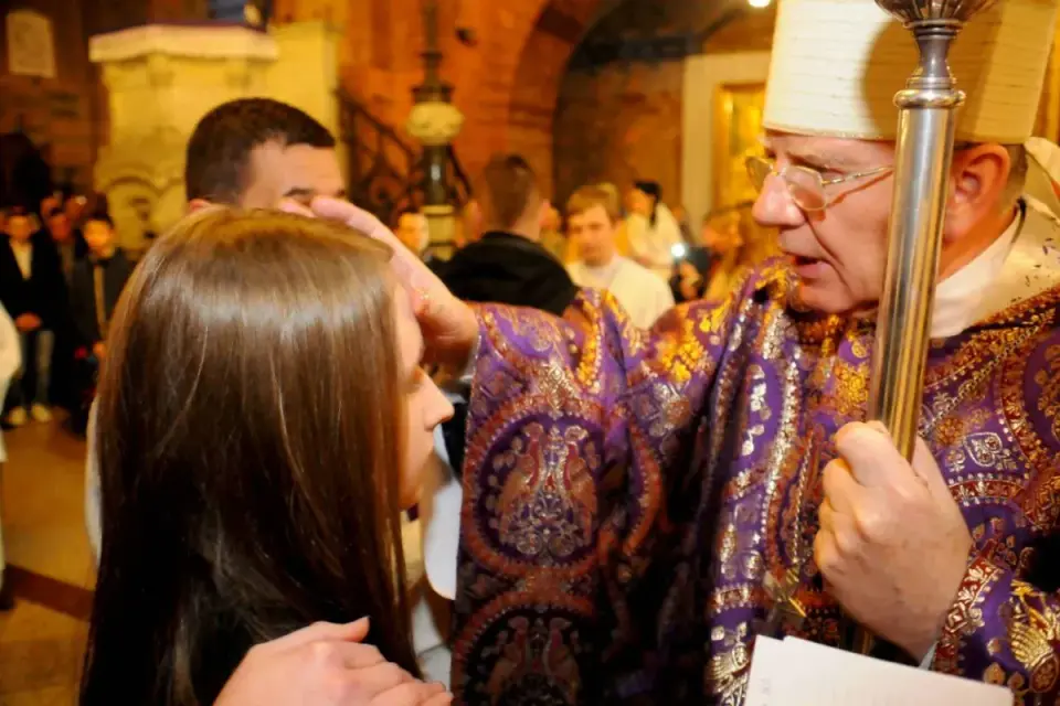 Ile trwa Msza z bierzmowaniem? Czas, przebieg i porady