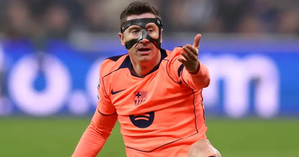 Robert Lewandowski w masce - Dlaczego w niej gra i jak wpływa na grę?