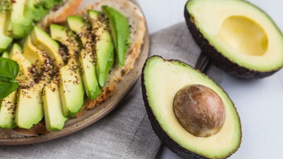 Avocado - Frucht oder Gemüse? So ordnest du sie richtig ein
