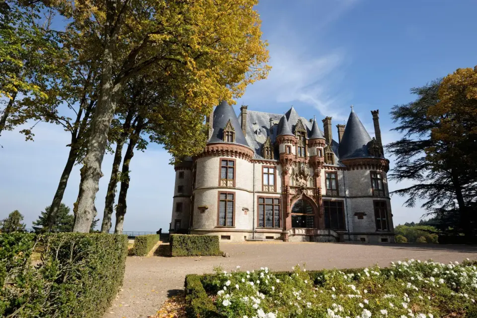 Jak jest "zamek" po francusku? Poznaj château i inne słowa