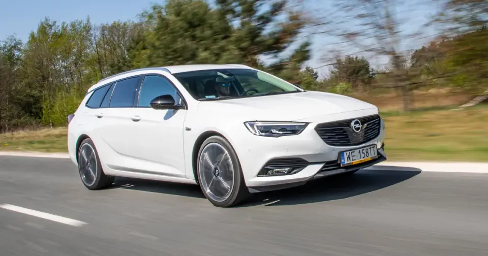 Opel Insignia 2.0 CDTI - Którą wersję wybrać? Opinie, wady i spalanie