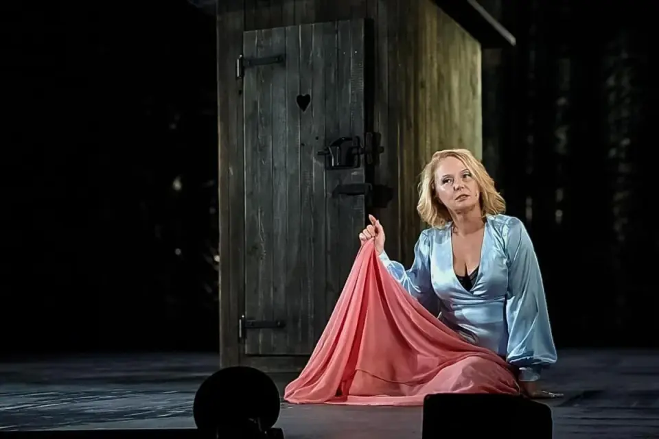 Solowa wypowiedź w teatrze - Co to jest i jak działa?