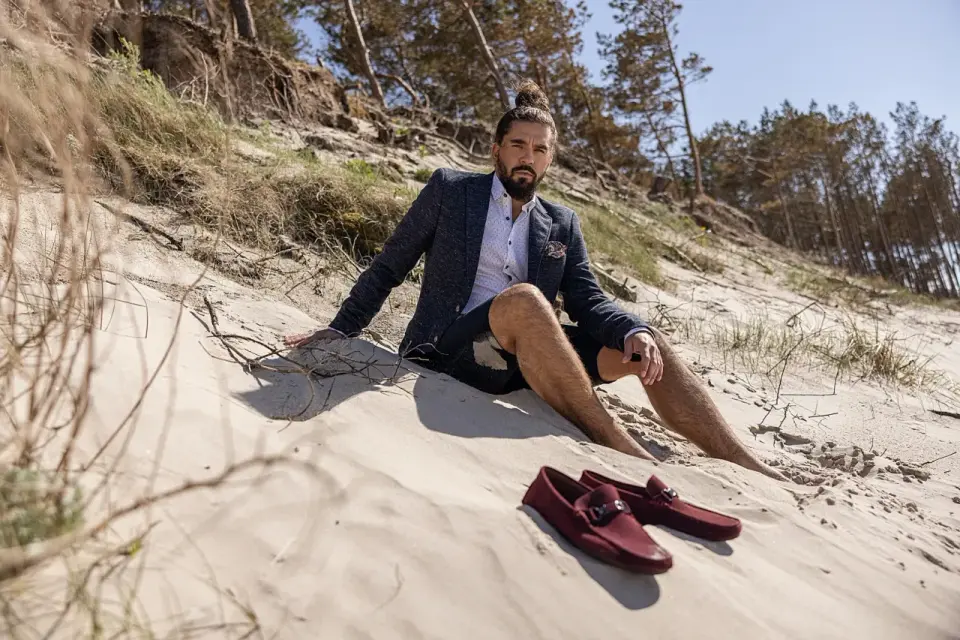 Loafersy i mokasyny - Jak nosić buty bez sznurowadeł?