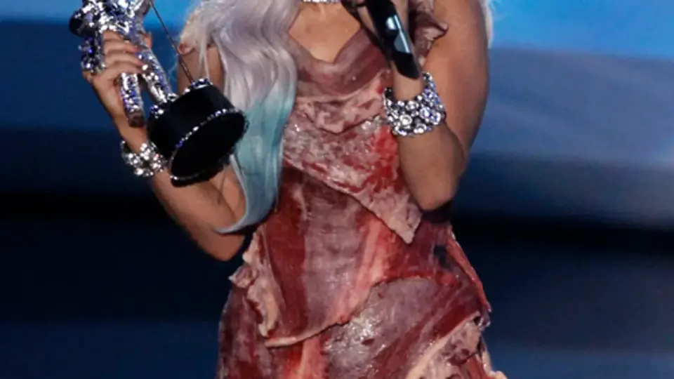 El vestido de carne de Lady Gaga y el mensaje que escondía