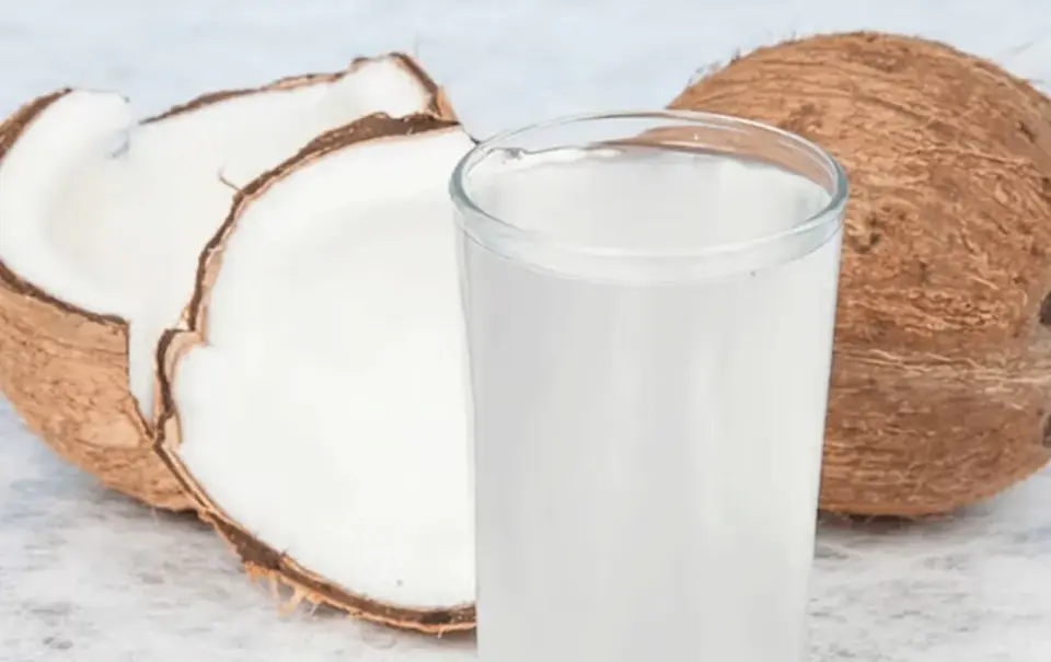 Kokoswasser gesund? Was es wirklich kann