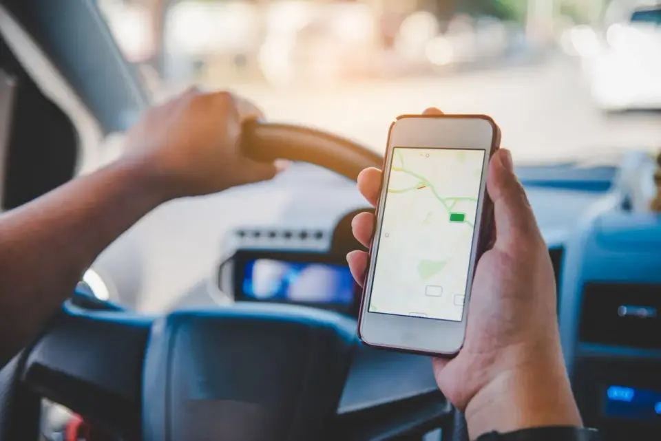 Lokalizacja iPhone nie działa? Włącz i napraw GPS!