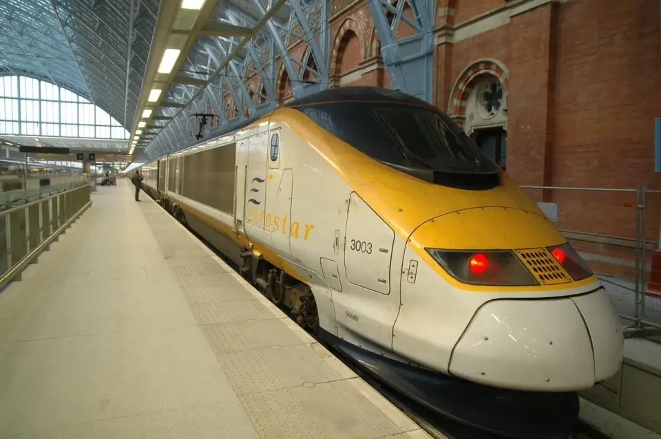 Kanał La Manche: Eurostar, prom czy Le Shuttle? Wybierz mądrze!