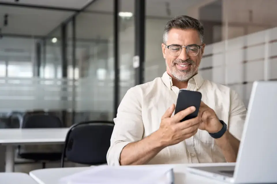 Internet z telefonu na laptopa - Wi-Fi, USB, Bluetooth?