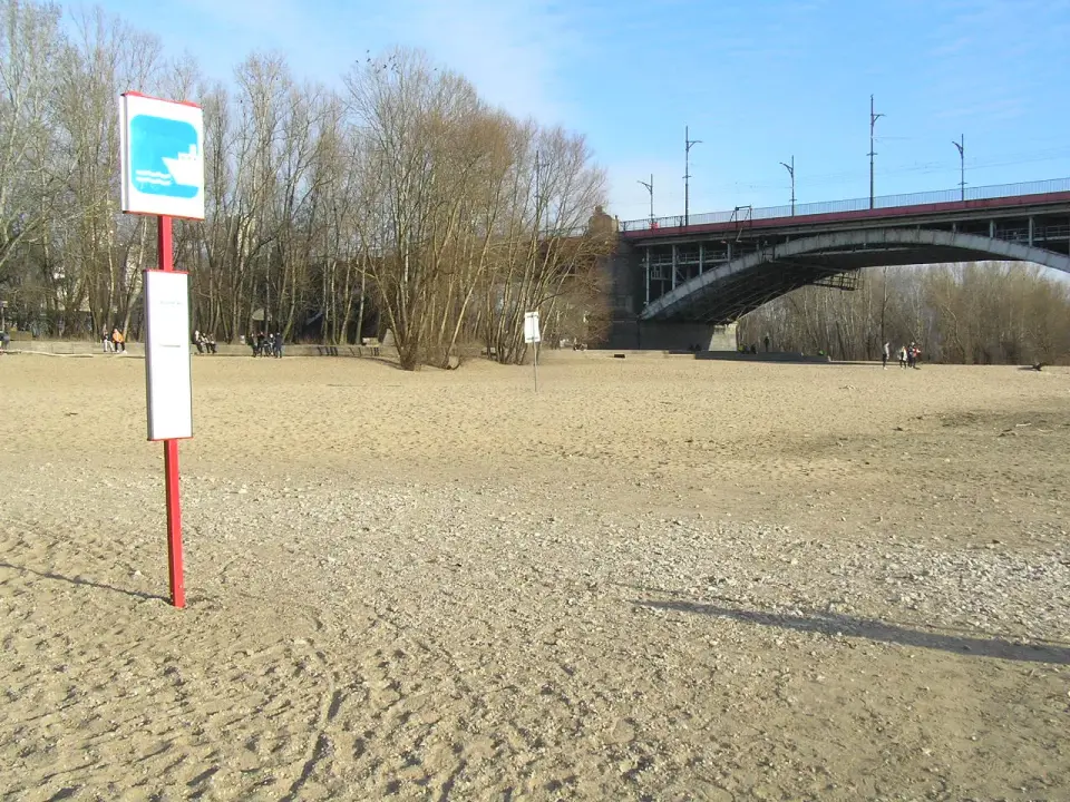 Plaża Poniatówka - Miejski kurort w Warszawie? Sprawdź!