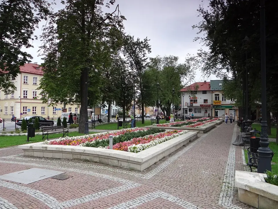 Miasto w Kotlinie Sandomierskiej nad Sanem - To Nisko!