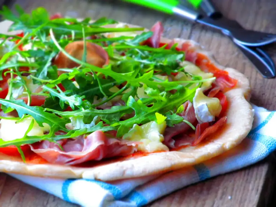 Pizza parma - prosty przepis na lekką włoską pizzę