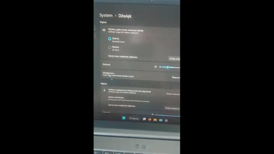 JBL z laptopem - Jak połączyć i rozwiązać problemy z dźwiękiem?