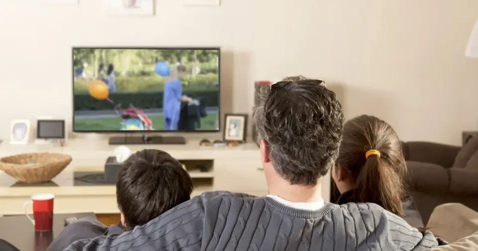 Czy telewizor potrzebuje anteny? Prawda o Smart TV